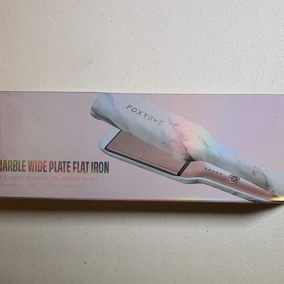 FoxyBae Flat Iron - Picture 1 of 3